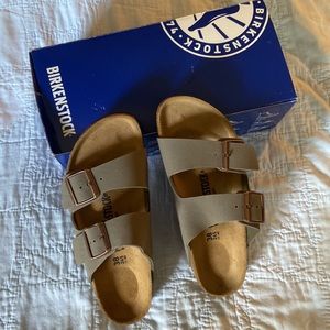 NWT Birkenstock Arizona Stone Sandals